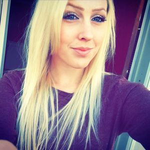 Meet your Posher, Desiree